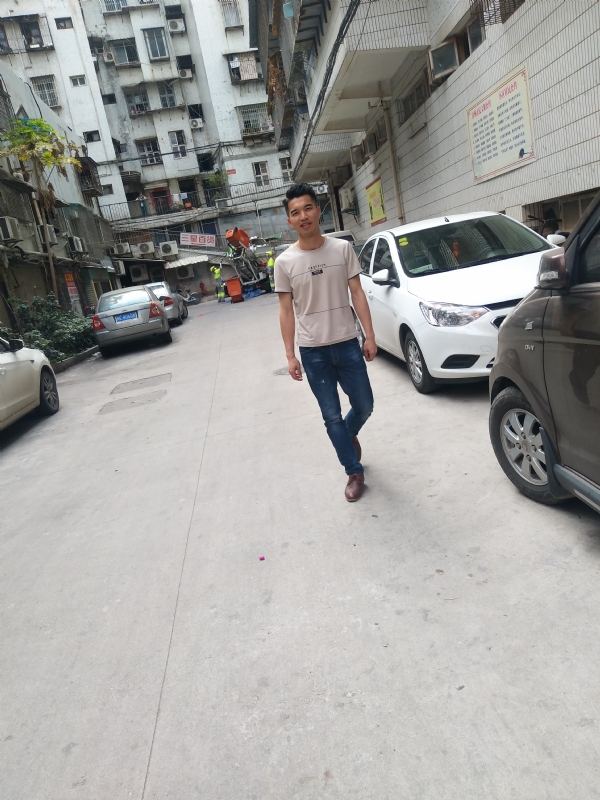 突然的自我的第三张照片--周宁征婚网