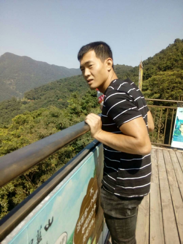 小卢的第一张照片--周宁征婚网