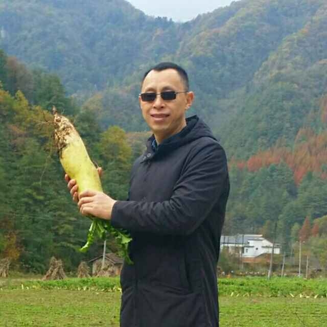 墨迹男的第一张照片--周宁征婚网