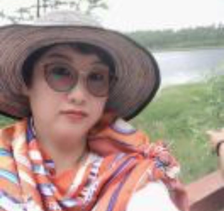 华姐的第二张照片--周宁征婚网