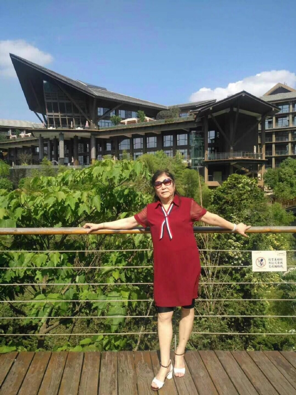 黄姐的第一张照片--周宁征婚网