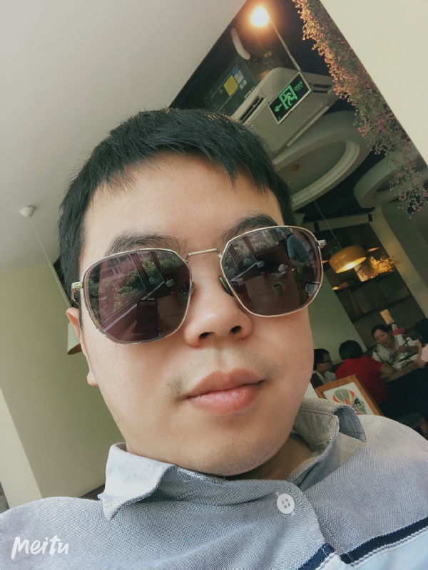 月台等路人的第一张照片--周宁征婚网