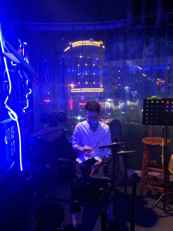 凤梨罐头的第一张照片--周宁征婚网