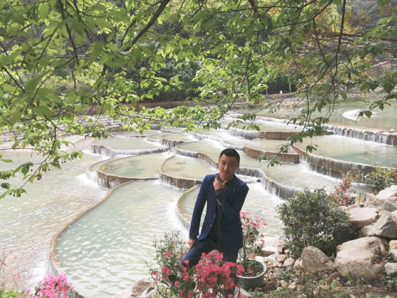 墨染尘封的第一张照片--周宁征婚网