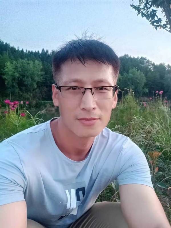 零零柒的第一张照片--周宁征婚网