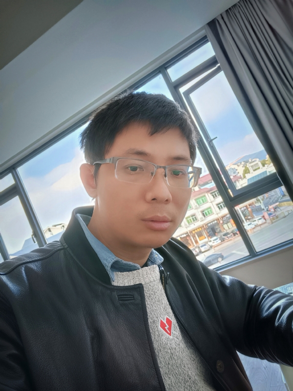 也许只是缺少一个拥抱的第二张照片--周宁征婚网