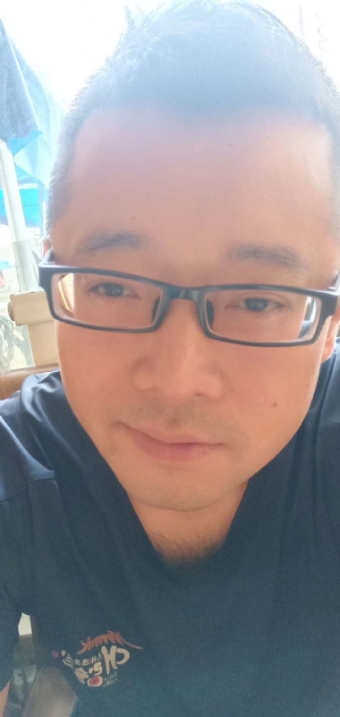 雅痞的第一张照片--周宁征婚网