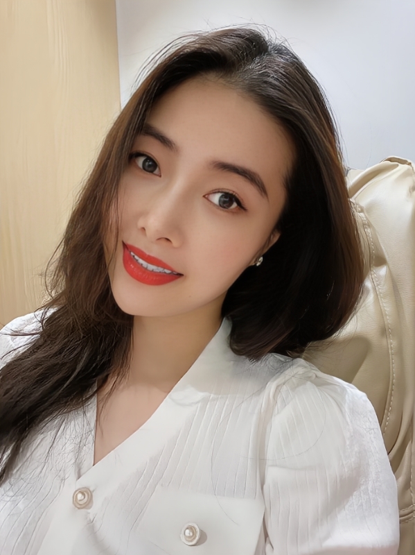 Tina的第一张照片--周宁征婚网