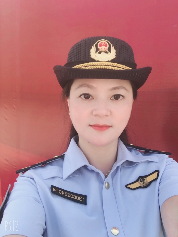 明明的第一张照片--周宁征婚网