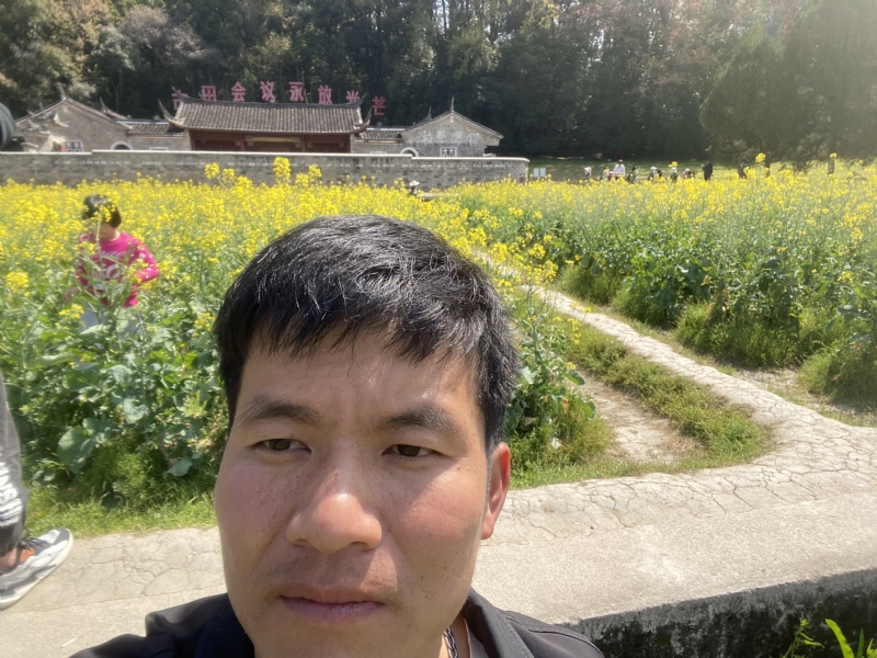 开心的第一张照片--周宁征婚网