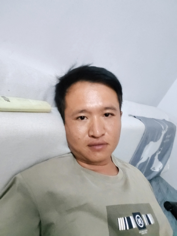 陌生人的第三张照片--周宁征婚网