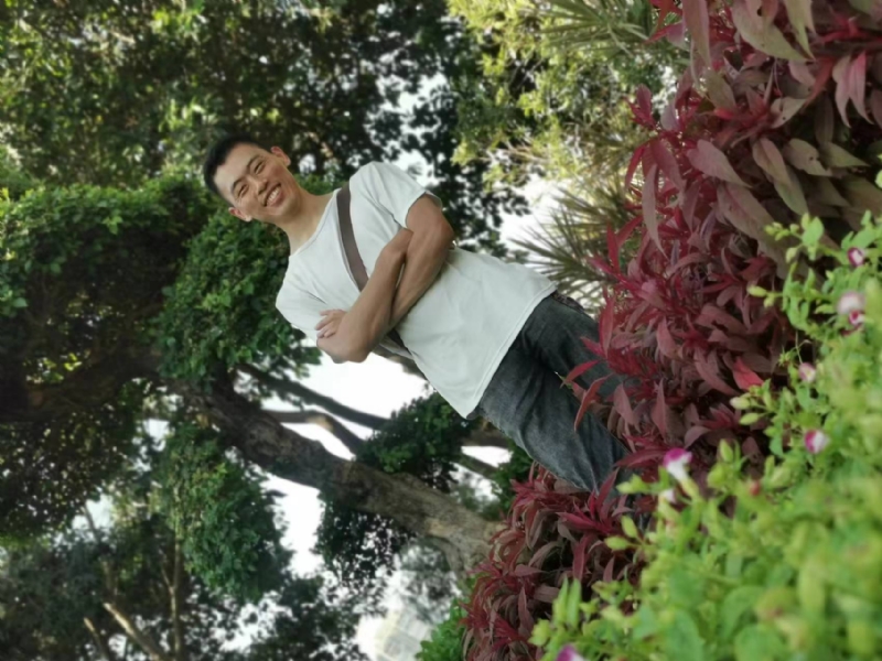 孤狼的第一张照片--周宁征婚网